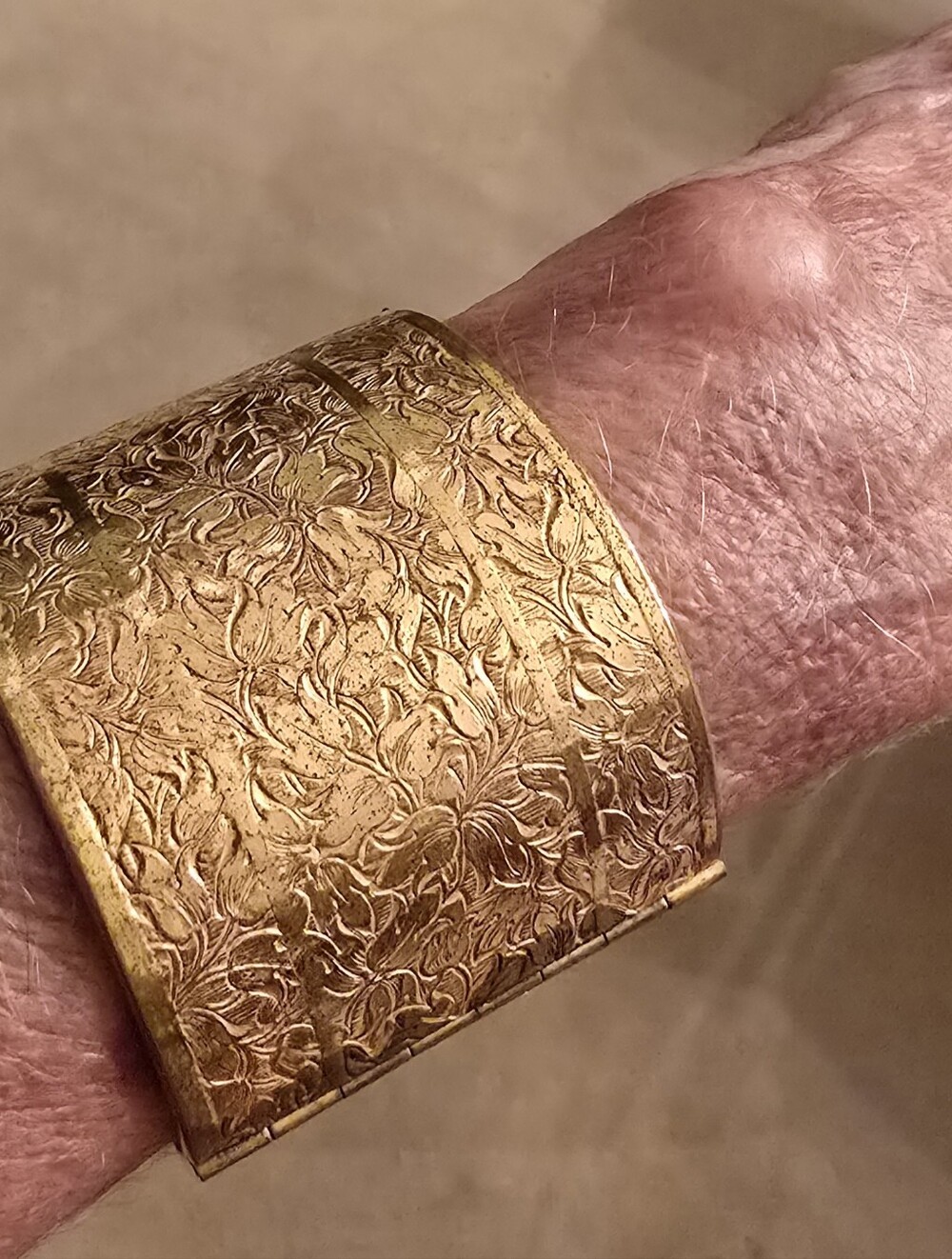 Antique Miriam Haskell Gold-Tone Wide Floral Engraved Cuff Bracelet - Picture 4 of 6